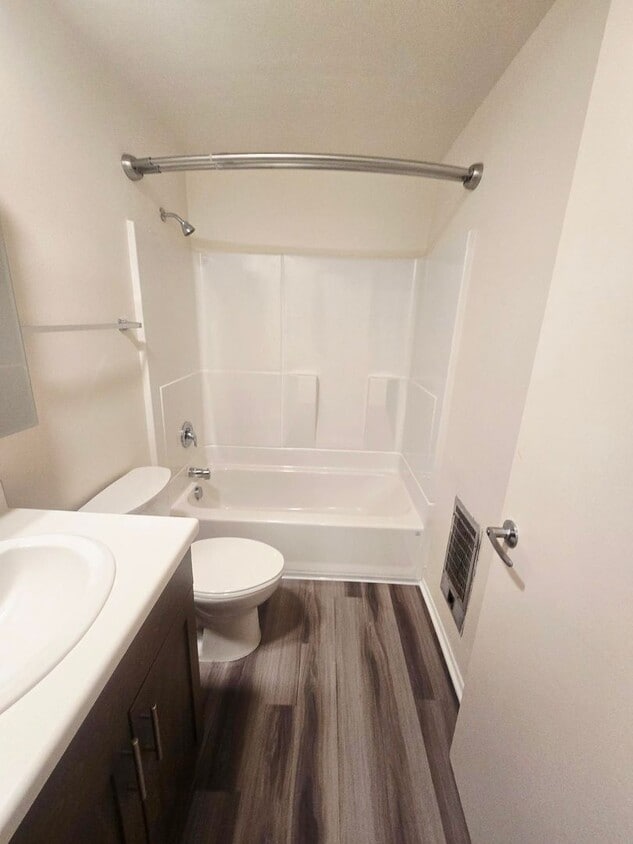 Building Photo - Newly Renovated Apartment Homes available ...