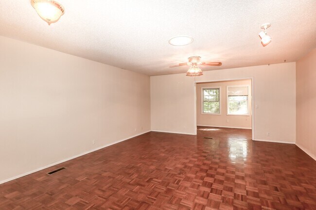 Foto del edificio - 3 Cortez Ln