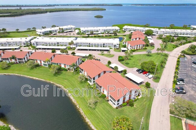 Building Photo - 4852 Independence Dr