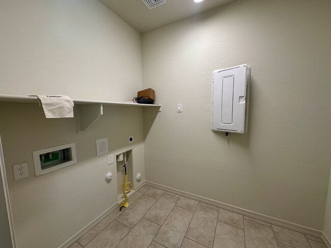 Building Photo - 13726 W Whisper Rock Trail