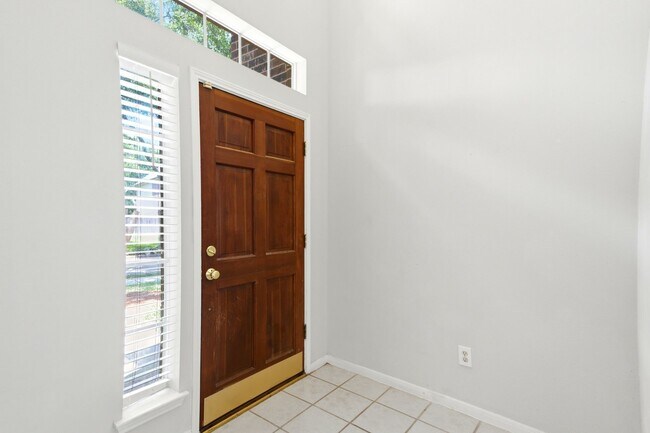 Foto del edificio - 3126 Waters View Dr