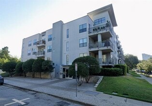 Building Photo - 4040 N Hall St