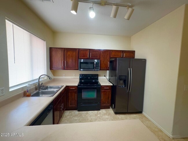 Building Photo - 7207 N 69th Dr