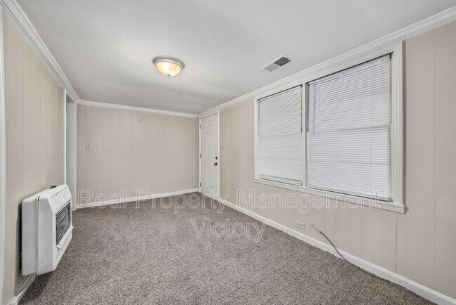 Building Photo - 2741 New Castle Rd