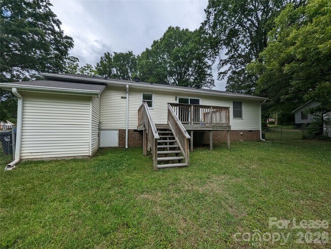 Foto del edificio - 311 Hillcrest Dr