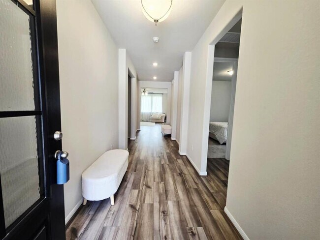 Building Photo - 17106 Plover Rock Trl