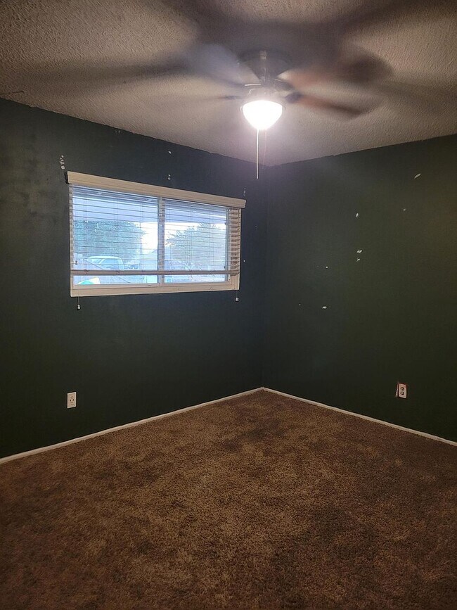 Foto del edificio - 2704 S Fairway Ct