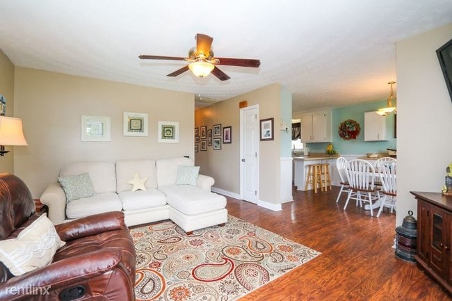 Building Photo - 3 br, 1 bath House - 222 Ridge Road