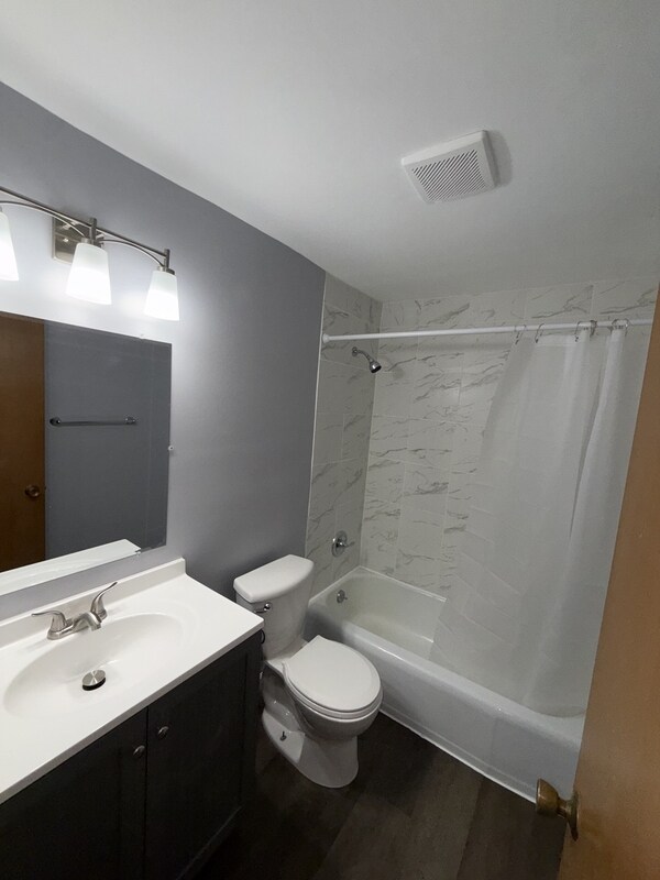 Foto del edificio - 2401 Calypso Rd