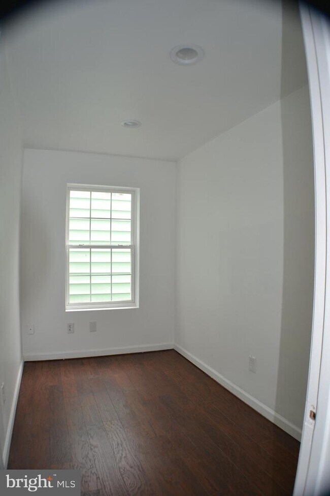 Foto del edificio - 6723 Railway Ave
