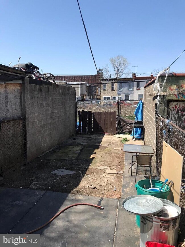 Building Photo - 3012 Rosehill St