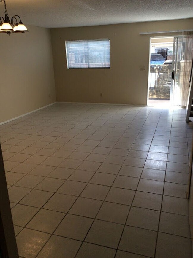 Building Photo - 871 Ripple Way