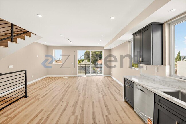 Foto del edificio - 227 N Burlington Ave