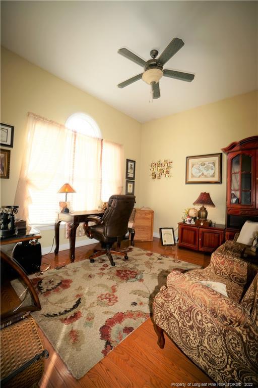 Foto del edificio - 8033 Trout Creek Rd