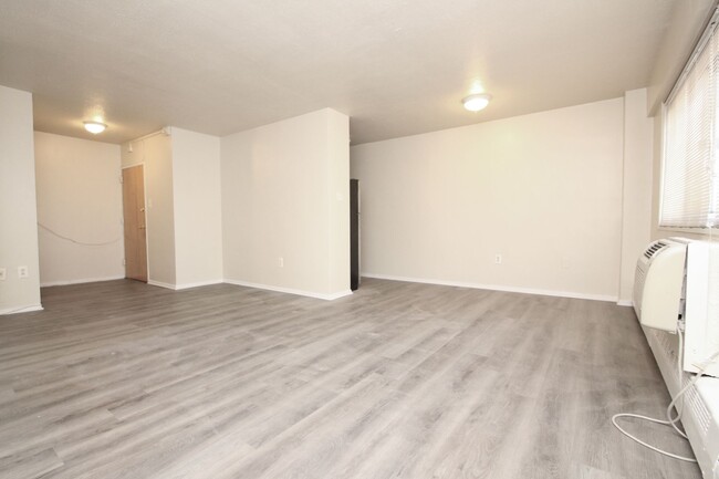 Photo - 2101 Chestnut St Apartment