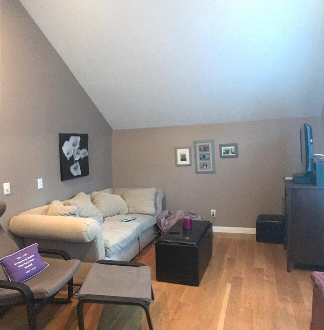 Part living room open floor plan - 182 Colburn St