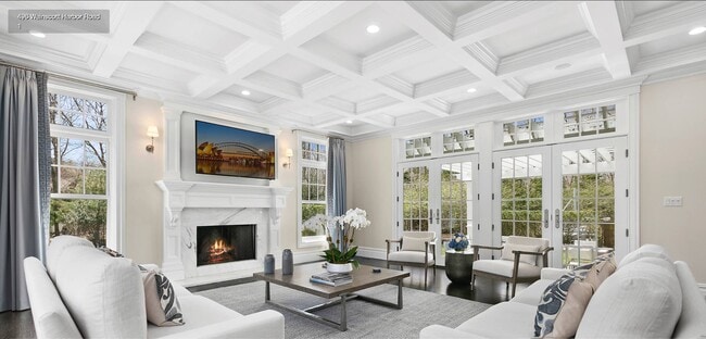 Building Photo - 496 Wainscott Harbor Rd