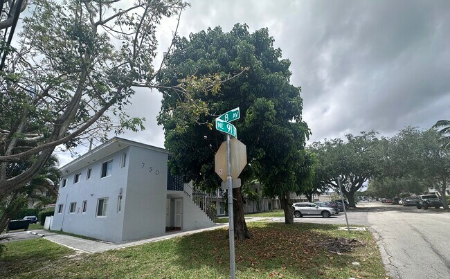 Foto del edificio - 790 NE 91st St