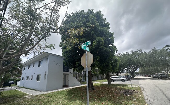 Building Photo - 790 NE 91st St