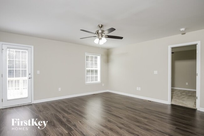 Foto del edificio - 3901 Frazier Rd