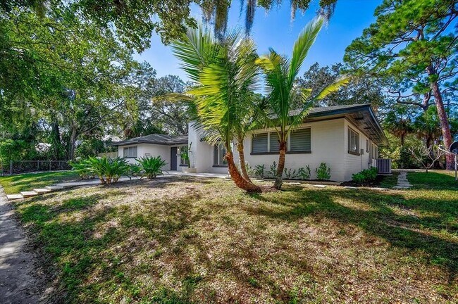 Foto del edificio - 1223 Cocoanut Ave