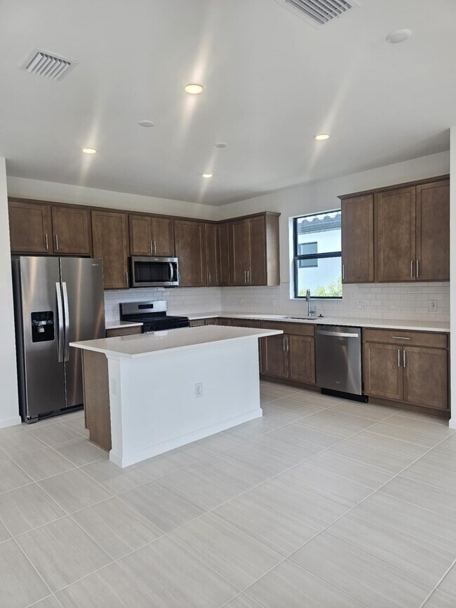 Building Photo - 24923 Surf Hvn Ln
