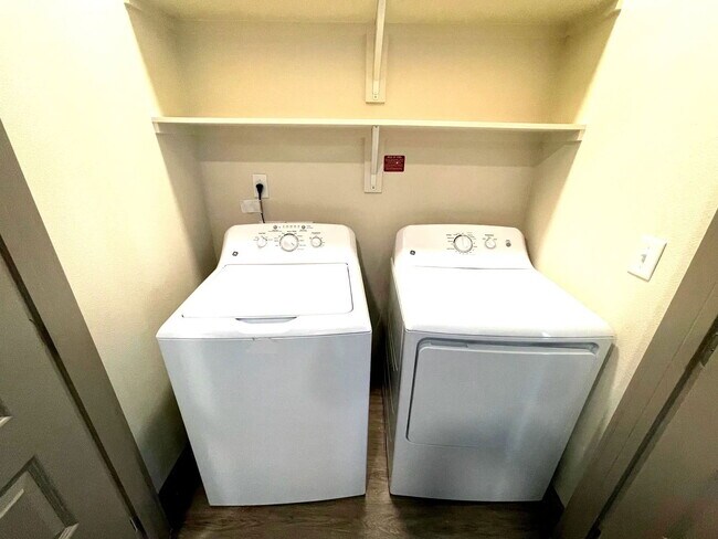 Foto del edificio - 120 Boselli Wy