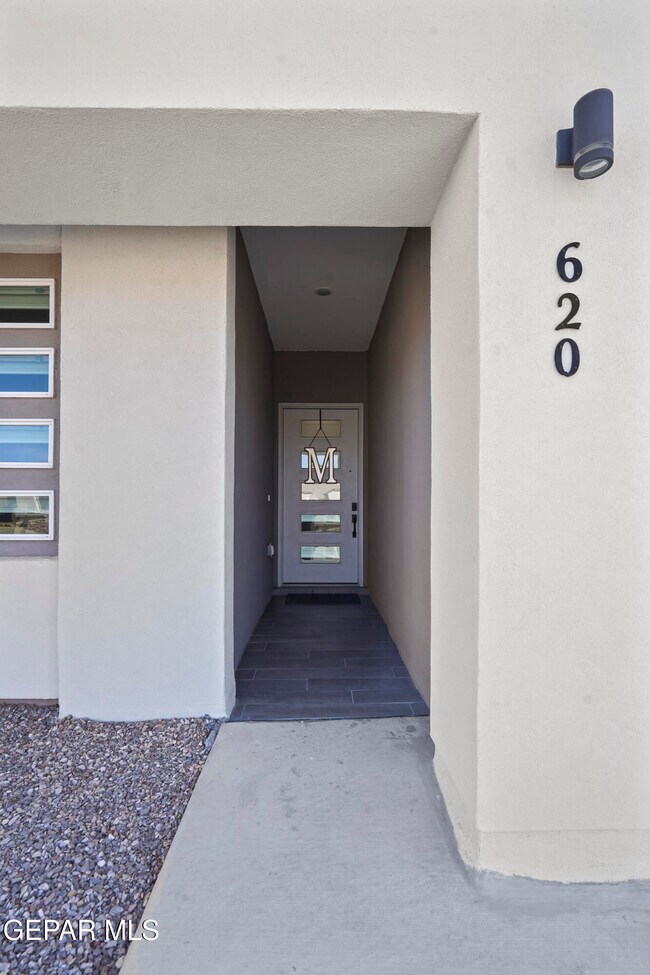 Building Photo - 620 Paseo Modesto Dr