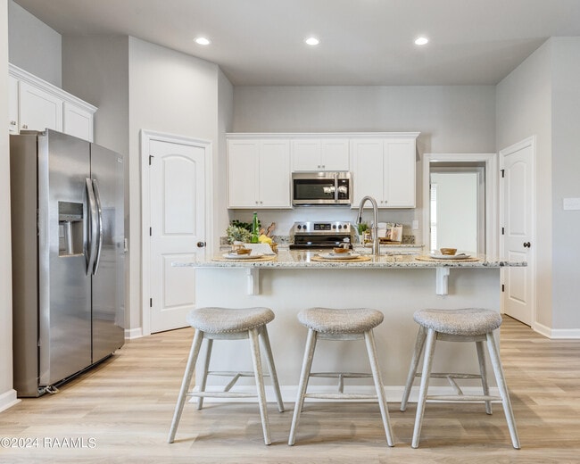 Building Photo - 124 Lightbourne Dr