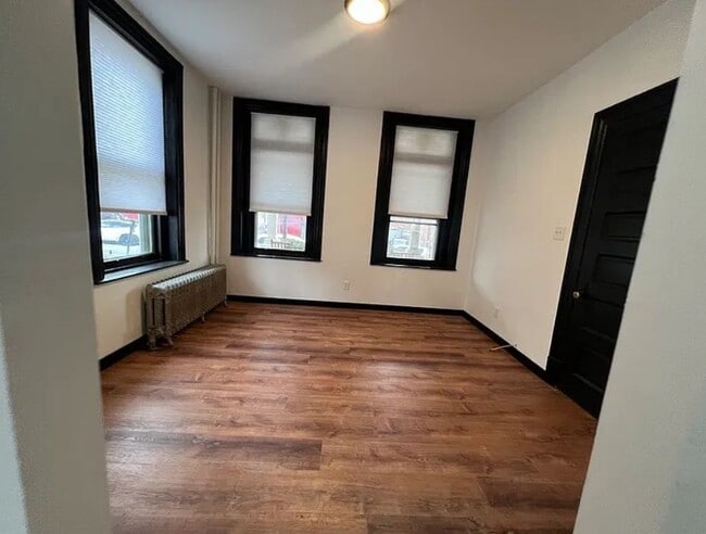 Foto del edificio - 31 W James St