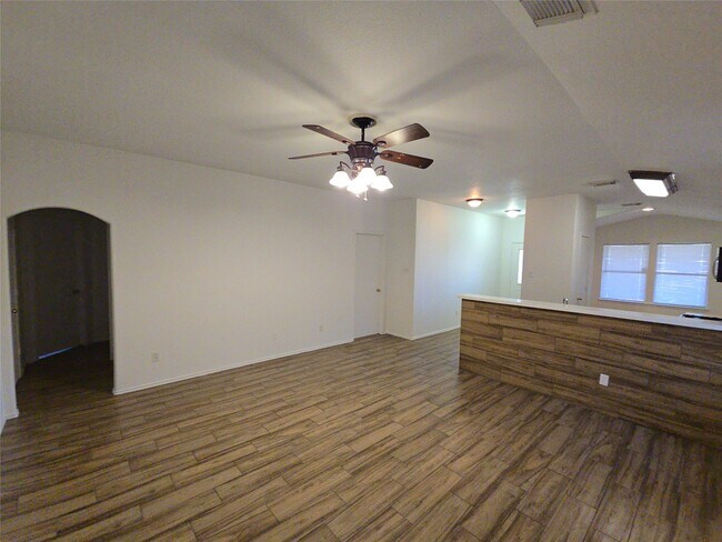 Foto del edificio - 5006 Mill Creek Dr