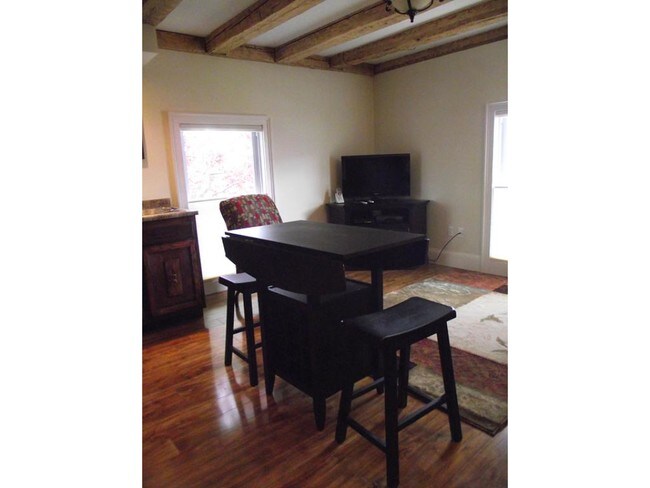 Building Photo - 5043 US-5