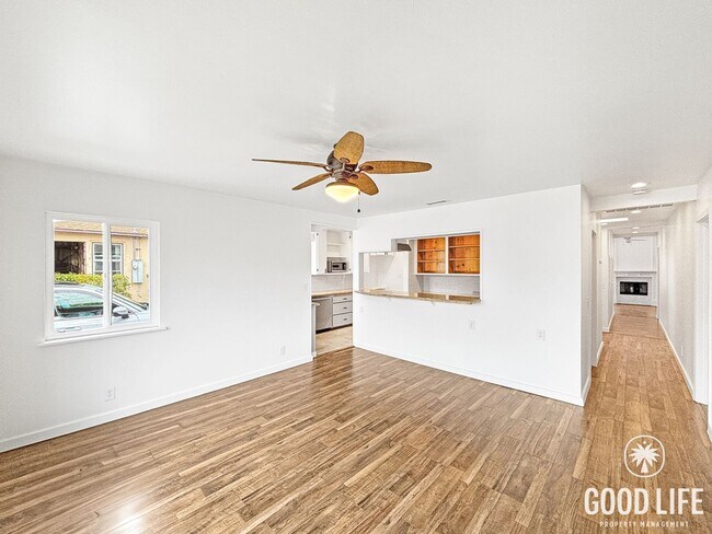 Foto del edificio - Inviting 3BD/2BA South Park Home with Turf Yards, Hardwood Floors & A/C