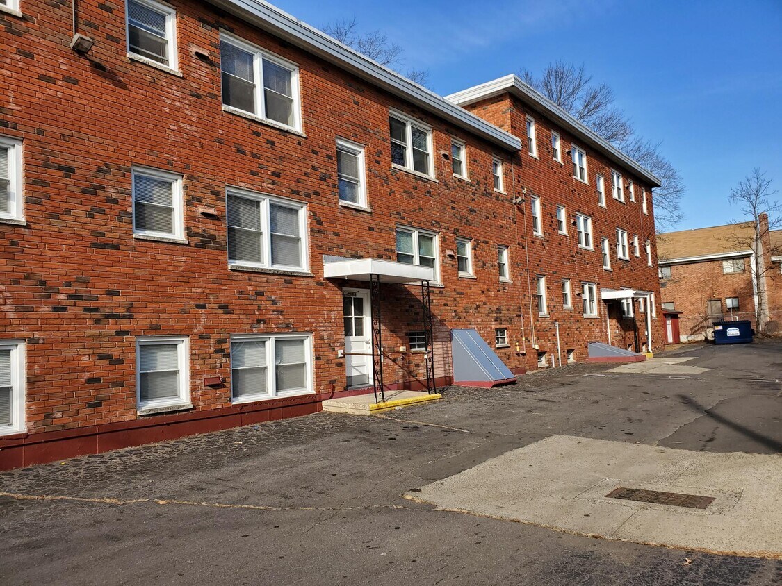Primary Photo - 189 Thompson St