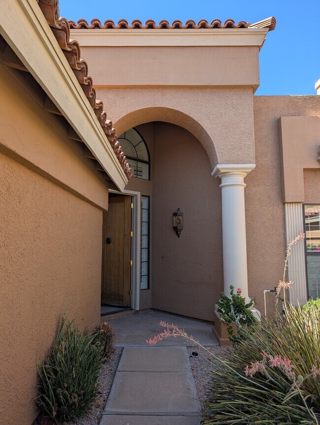 Foto del edificio - Pointe Tapatio 3br with garage