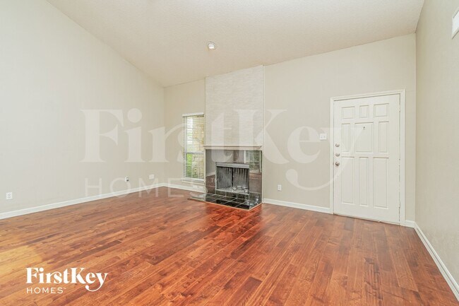 Building Photo - 2014 Greencove Dr