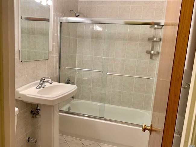 Foto del edificio - 94-21 58th Ave