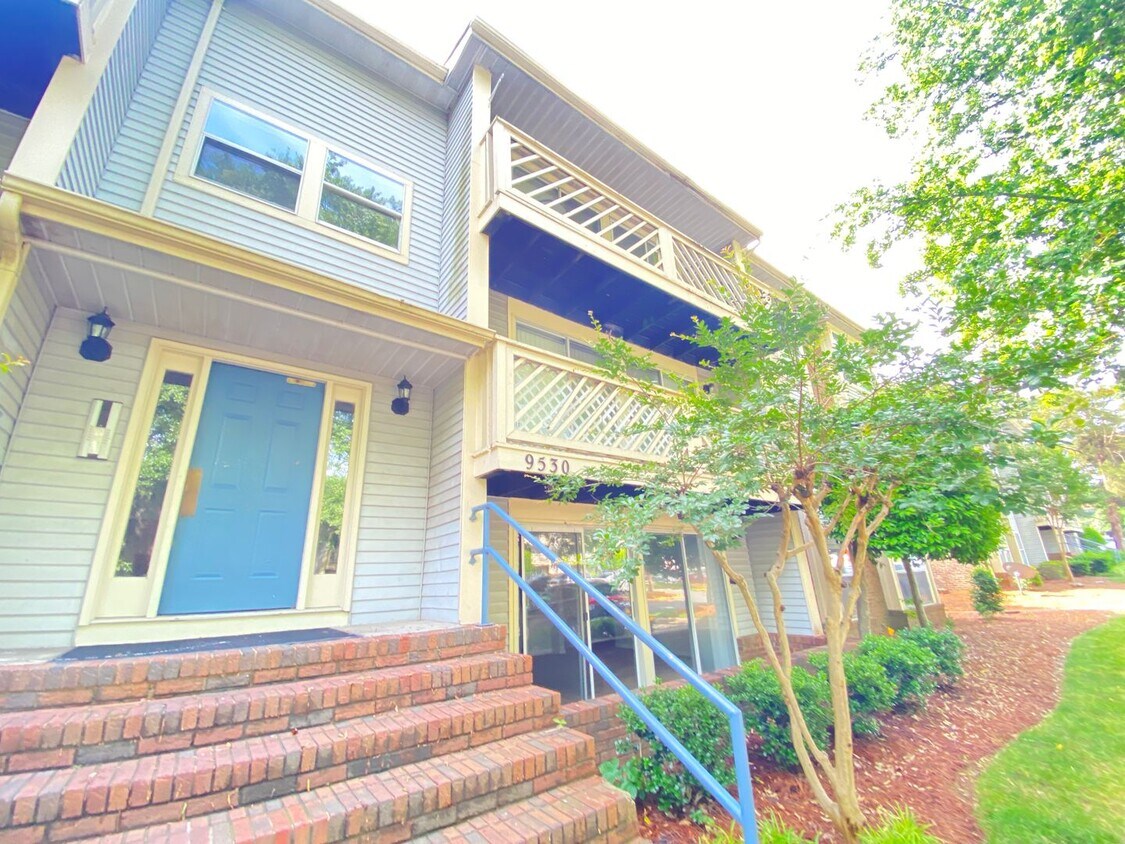 Foto principal - 2bed/2bath Condo at entrance of UNCC, 1st ...