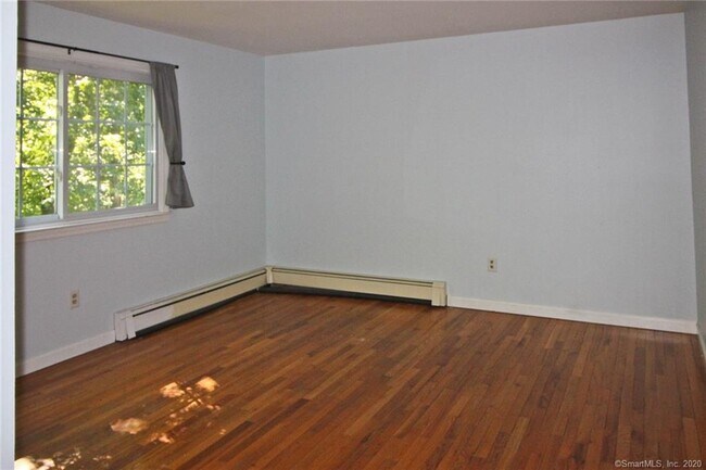 Building Photo - 64 Ledgewood Dr E