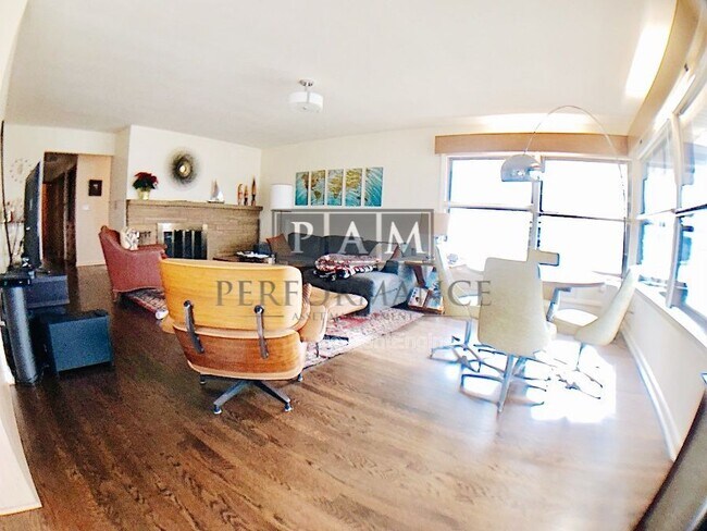 Foto del edificio - 7430 W Wells St