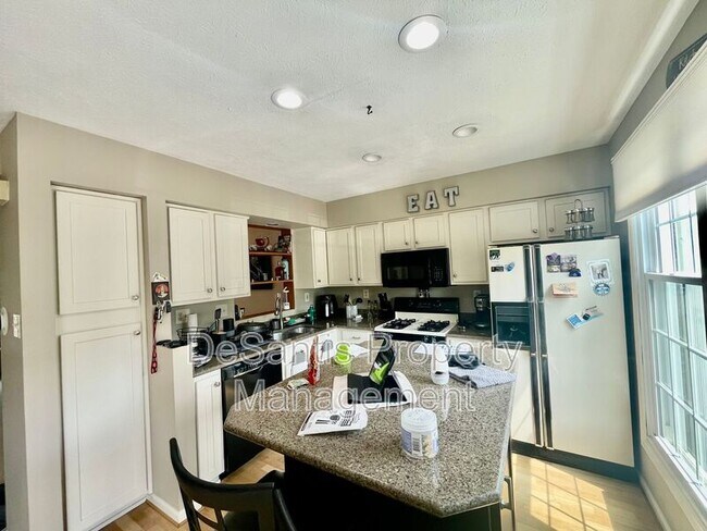 Foto del edificio - 425 Parkridge Ln