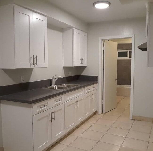 Top floor Apt A - 3600 139th St