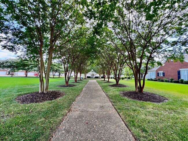 Building Photo - 3-Bedoom 1-Story Condo In Eagle Pointe! St...