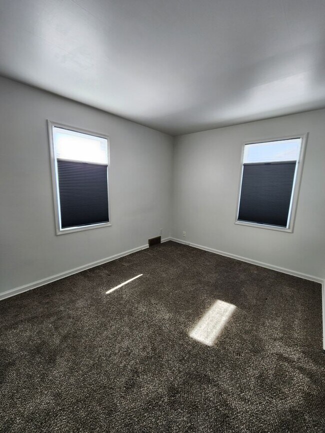 Foto del edificio - Darling remodeled 2 bdrm house w/ fenced y...