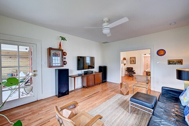 Foto del edificio - 3715 Avenue S 1/2