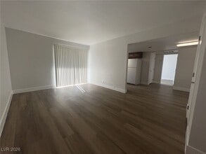 Building Photo - 5060 Indian River Dr