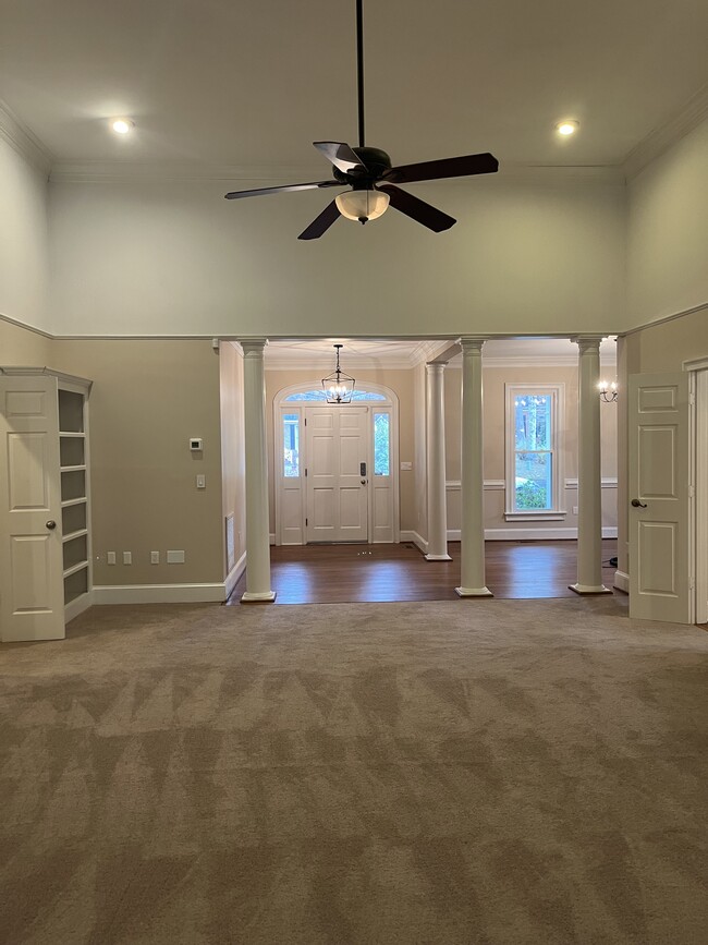 Building Photo - 224 Muirfield Ct E