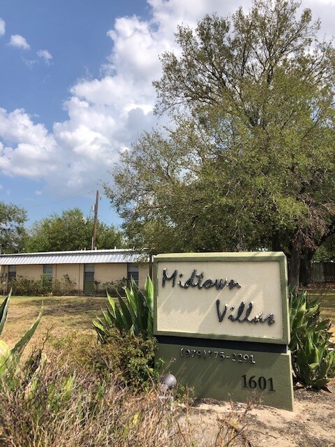 Foto del edificio - 1601 S College Ave