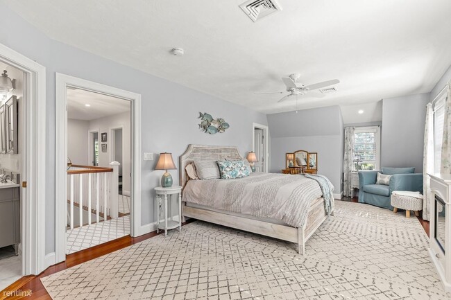 Foto del edificio - 3 br, 3 bath House - 726 S Main St