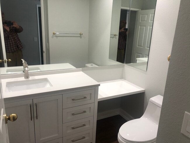 Like new - 20950 Oxnard St